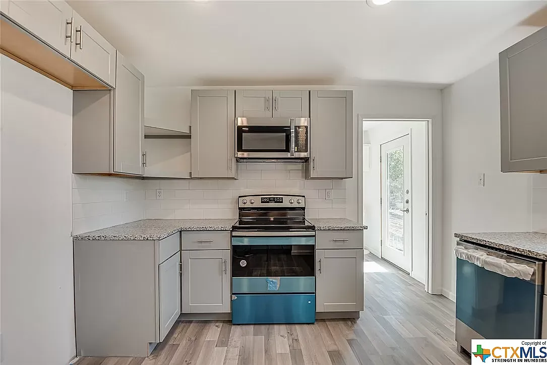 4 bed, 1300 sqft, $1,850 — Photo 3