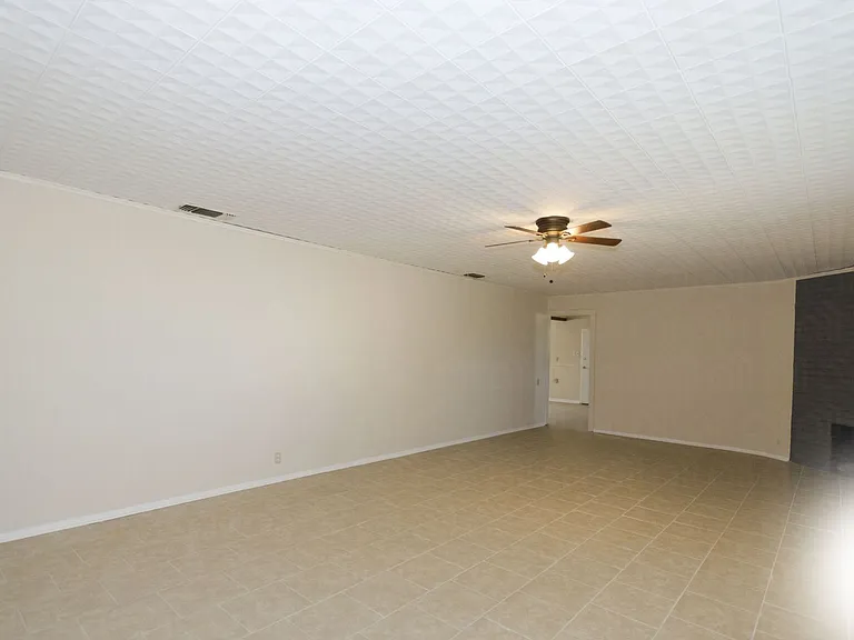 4422 Bowie St — Photo 9