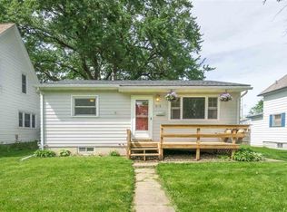 919 Hawthorne Ave, Waterloo, IA 50702