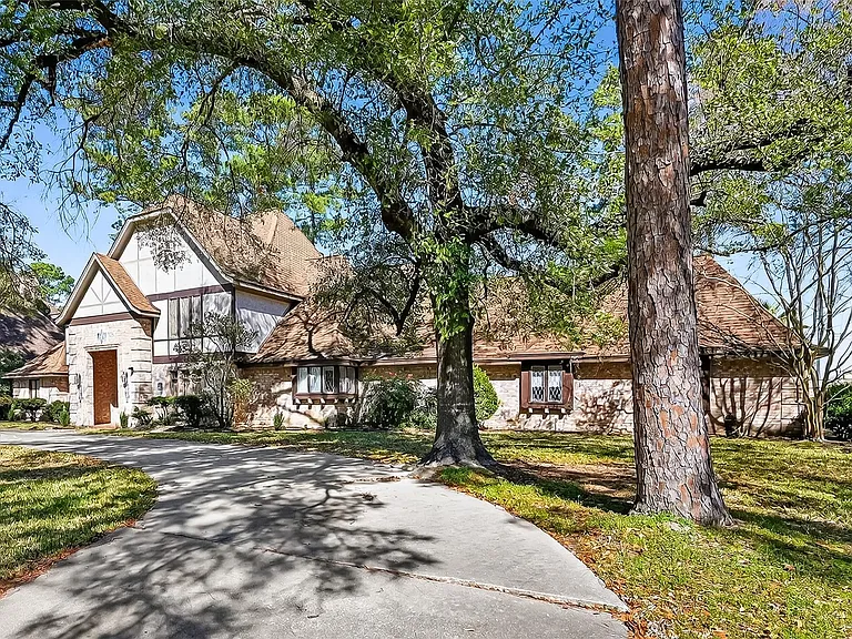 11302 Hylander Dr — Photo 3