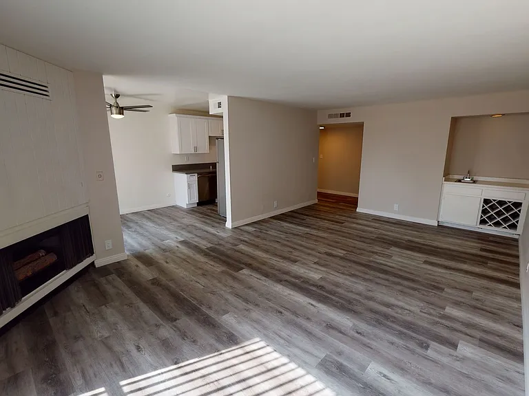 Canterbury Apartments — Photo 8
