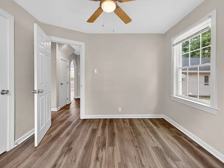 816 Martin Ave — Photo 10