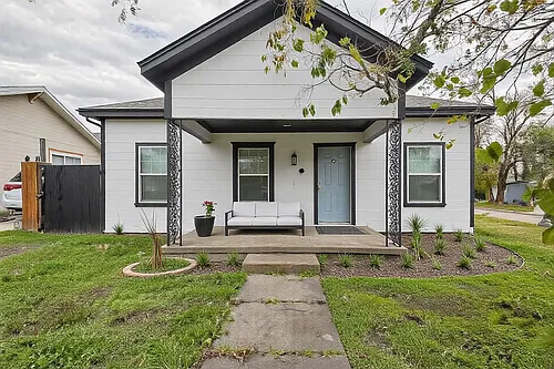 2123 Langford St #A Photo 1