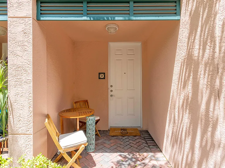 260 NE 3rd St #4-D — Photo 7