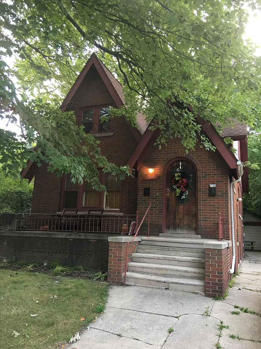 813 E Hayes Ave photo 1