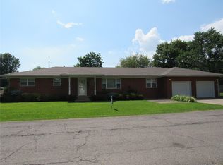 317 SW 5th St, Checotah, OK 74426