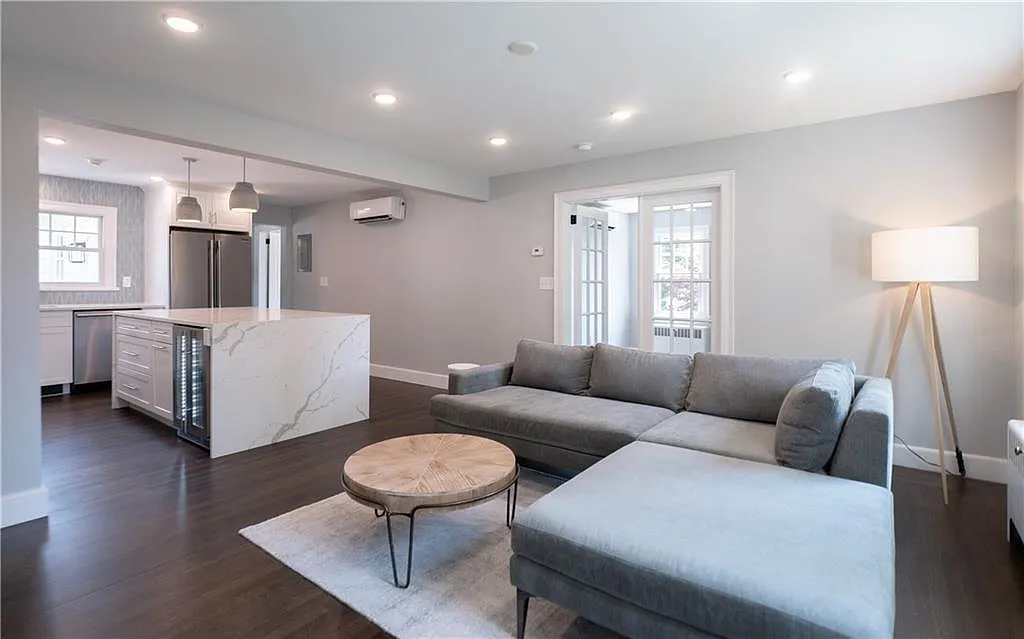 3 bed, 2.0 bath, 1030 sqft, $3,250 — Photo 4