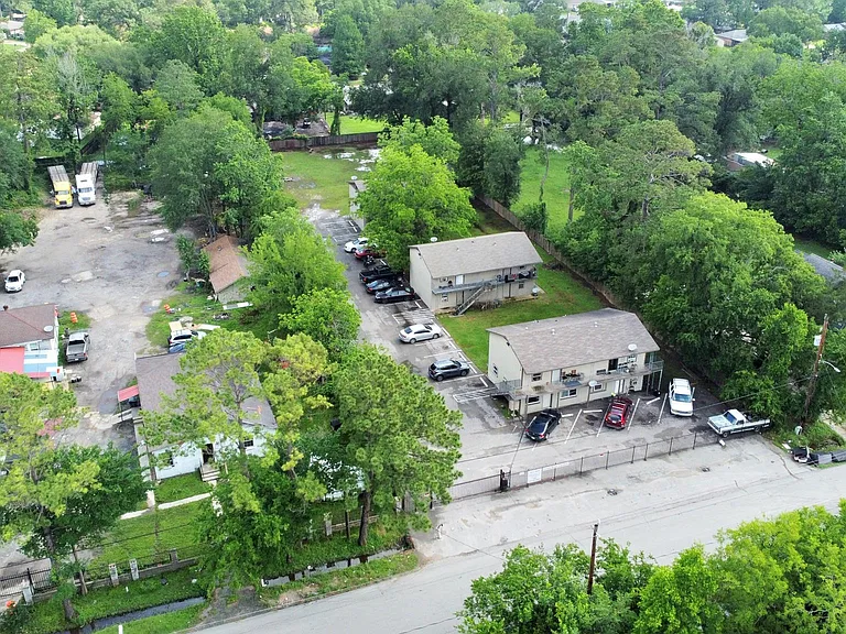 9211 N Green River Dr #D — Photo 3