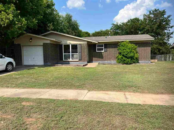 3031 NE Cimarron Trl, Lawton, OK 73507