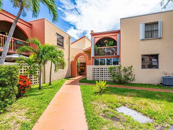 10229 NW 9th Street Cir APT 202, Miami, FL 33172