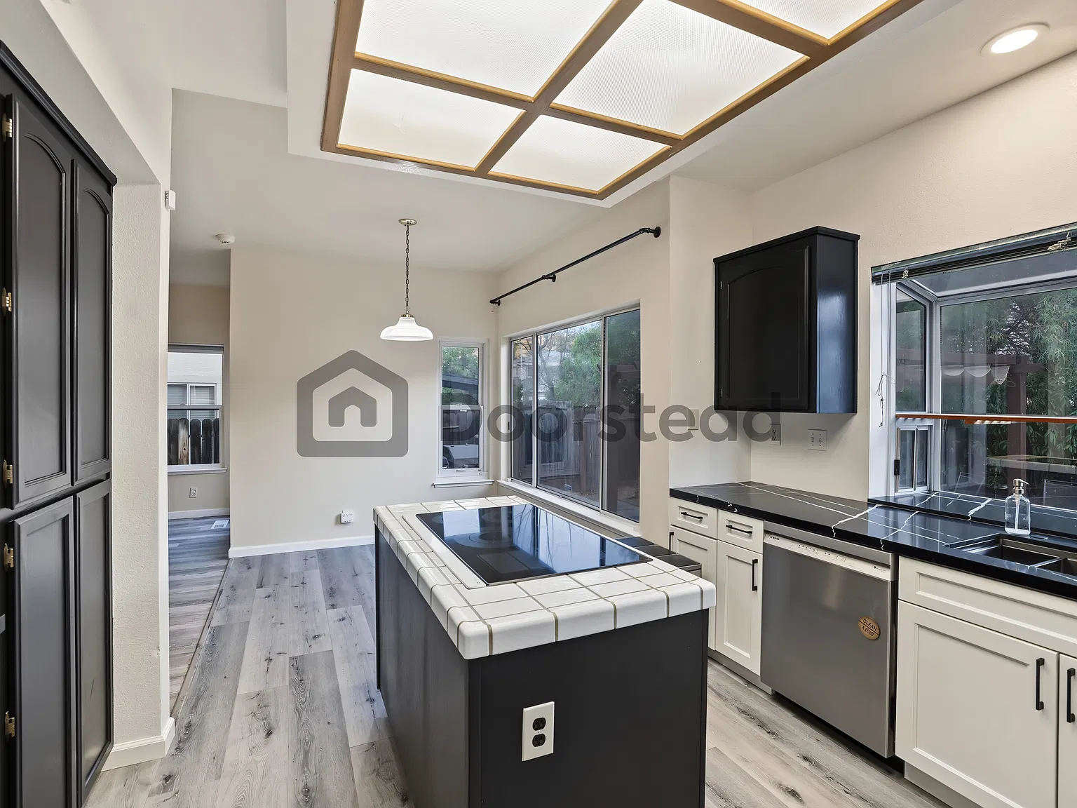 3 bed, 2.5 bath, 2026 sqft, $3,650 — Photo 4