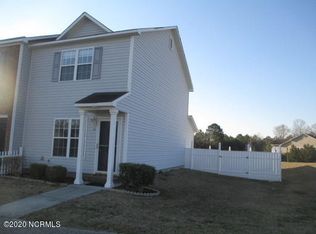 100 Woodlake Ct, Jacksonville, NC 28546