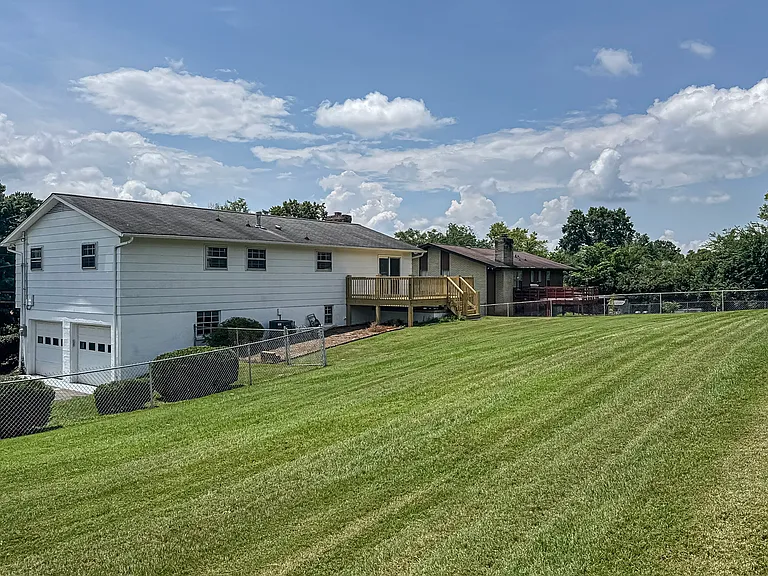 9521 Mobile Dr — Photo 55