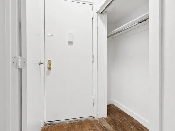 307 West 29th Street image 8 of 9