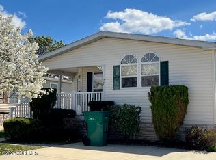 27 Pine Ridge Blvd, Whiting, NJ 08759