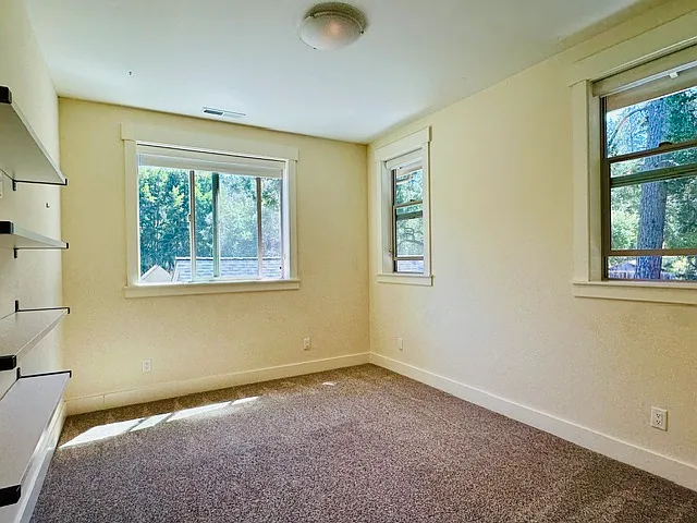 512 Lockewood Ln — Photo 17