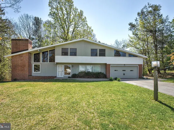 840 Outer Dr, State College, PA 16801