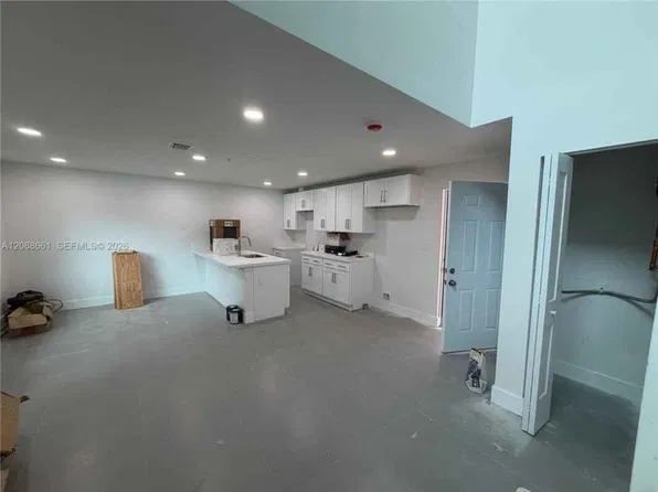 6480 NE 1st Ave, Miami, FL 33138