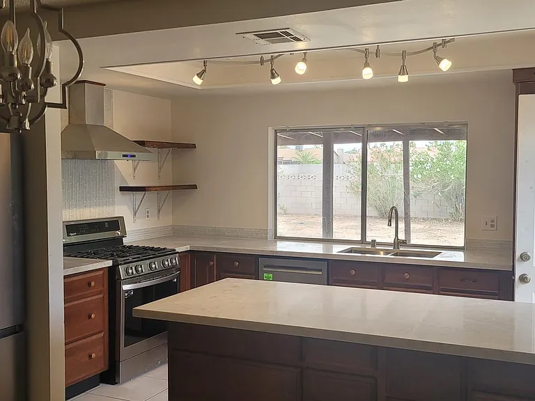 Bunker Cir — Photo 2