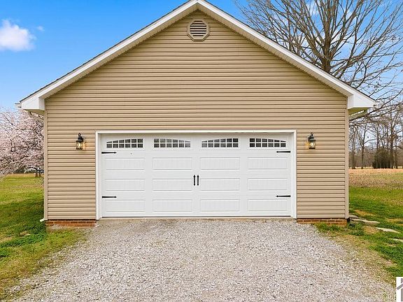 2nd image of 5950 Oaks Rd