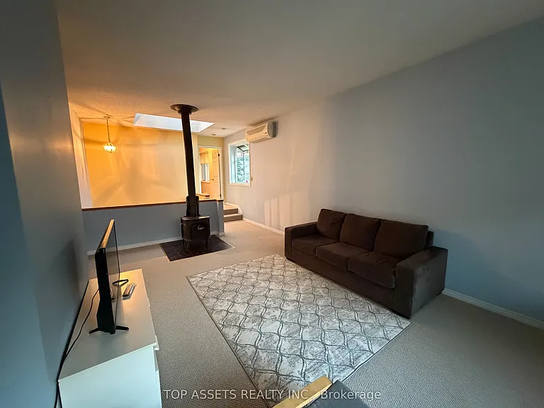 448 Cummer Ave #A — Photo 2