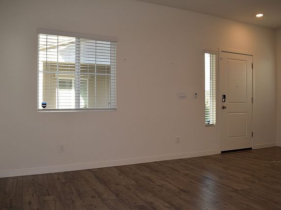 4th image of 3121 Pruett Dr