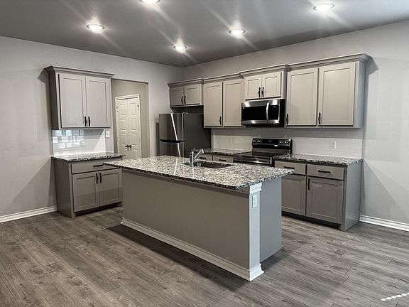4th image of 7803 96th St