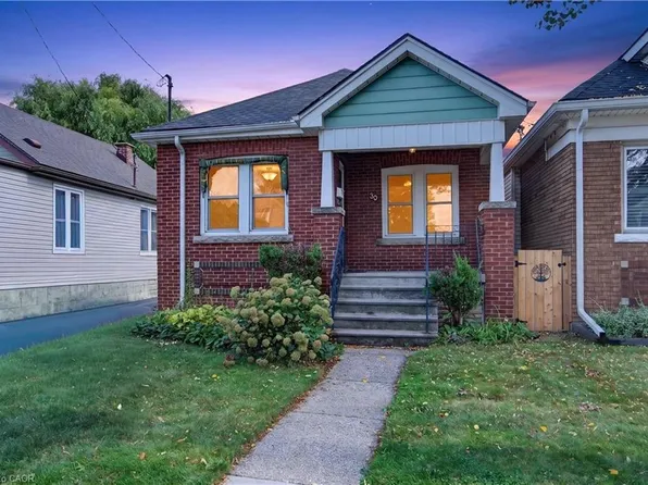 30 Barons Ave N, Hamilton, ON L8H 5A2