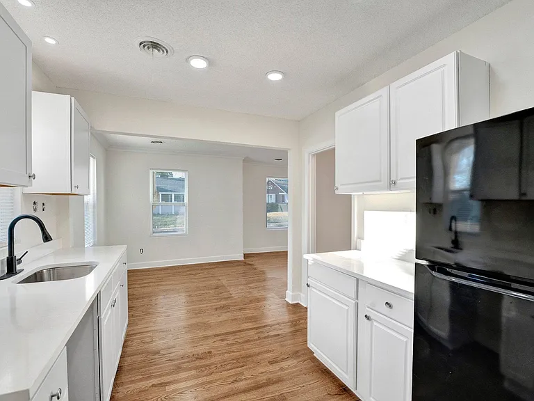 3780 Shirlwood Ave — Photo 14
