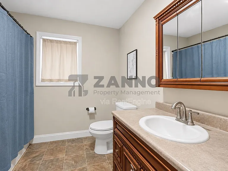 498 Park Ave — Photo 18