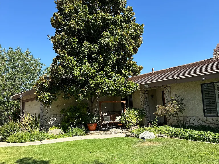 458 Fantasy St — Photo 2