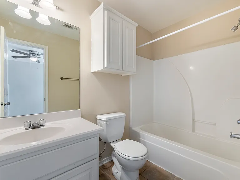 1720 Boardwalk Ct — Photo 20