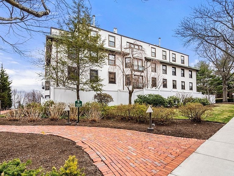 227 Summit Ave Brookline, MA, 02446 Apartments for Rent Zillow