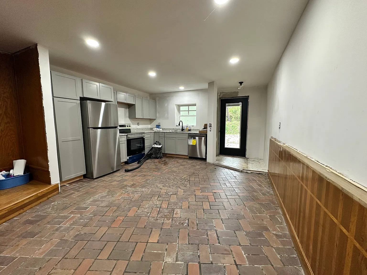2 bed, 1200 sqft, $1,900 — Photo 3