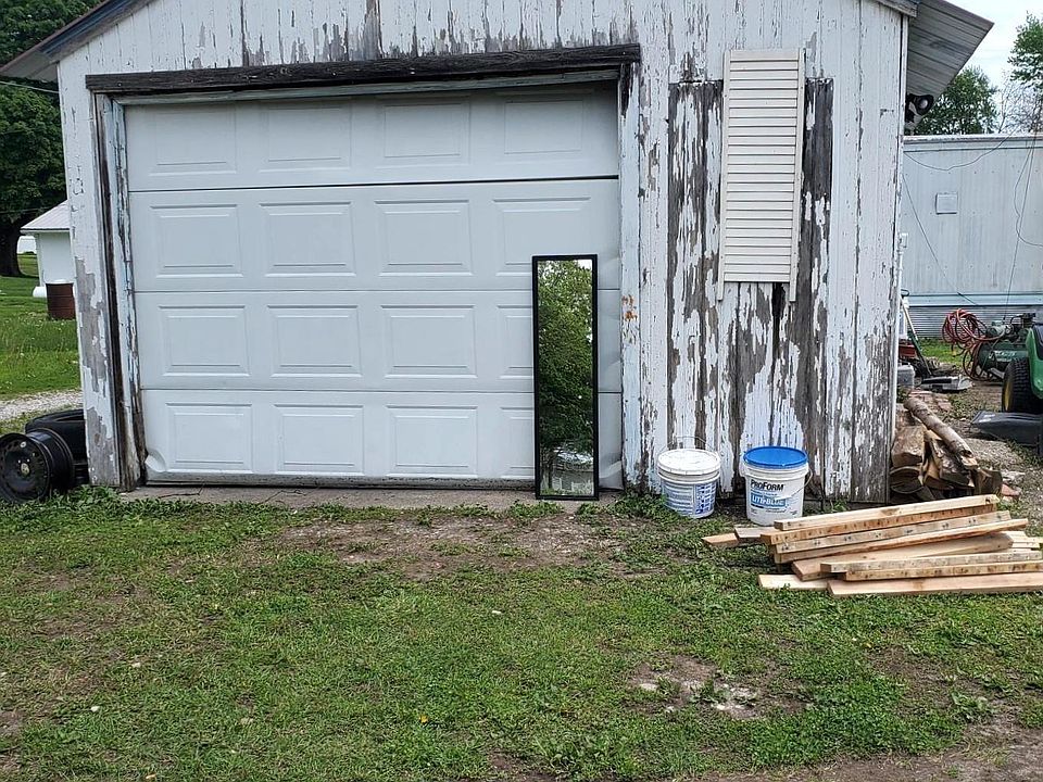 2nd image of 205 E Ohio St