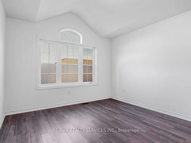 9 Copeman Ave — Photo 29