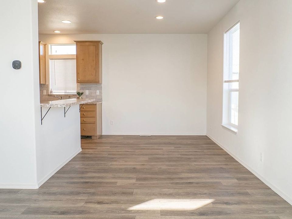 445 E Jennie Ave Hermiston OR Zillow