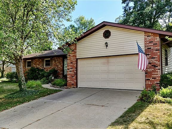 2nd image of 2321 Kimberley Dr NW