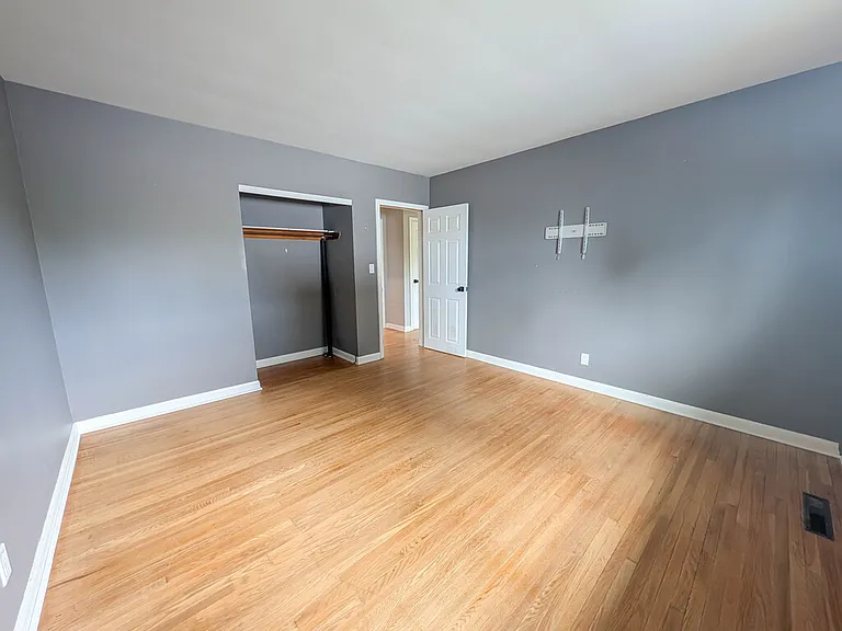 6332 Sherwood Rd — Photo 19