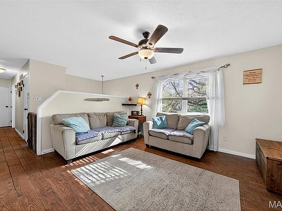 2nd image of 8 Creekwood Dr