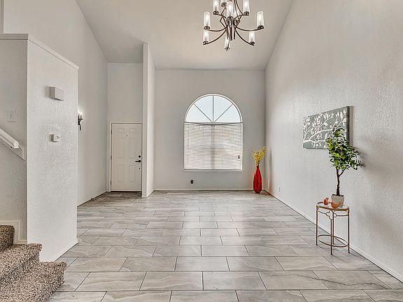 5th image of 612 Rainwater Ct