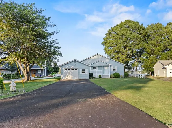 734 Bridge Creek Cir, Reedville, VA 22539
