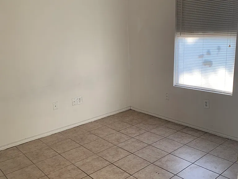 2615 Bandera Dr — Photo 11