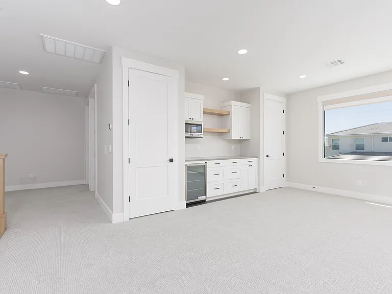 1621 W Approach Ln — Photo 28