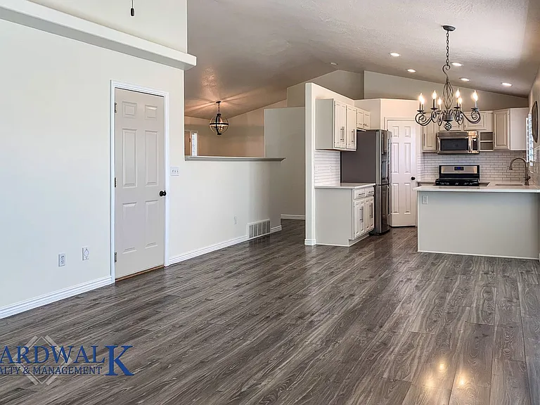 1934 E Wasatch Blvd — Photo 14