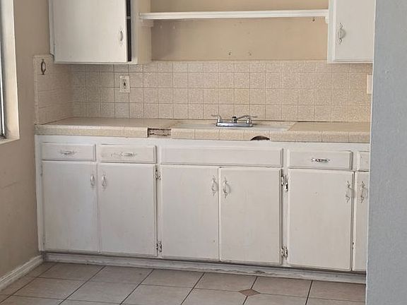 2nd image of 1520 Mount Vernon Ave APT A