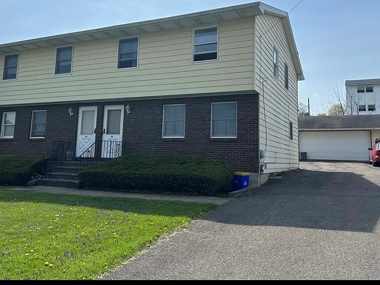 829-831 Oak Hill Ave — Photo 15