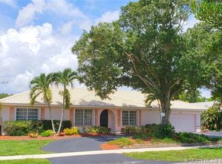 561 El Dorado Pkwy, Plantation, FL 33317