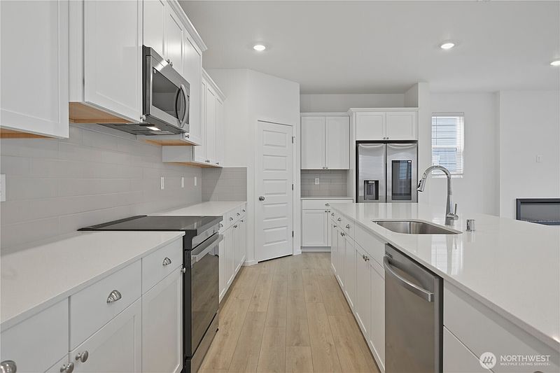 3rd image of 14405 204th Avenue Ct E