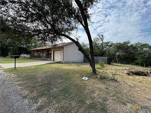 3rd image of 17 Cliffside Cir